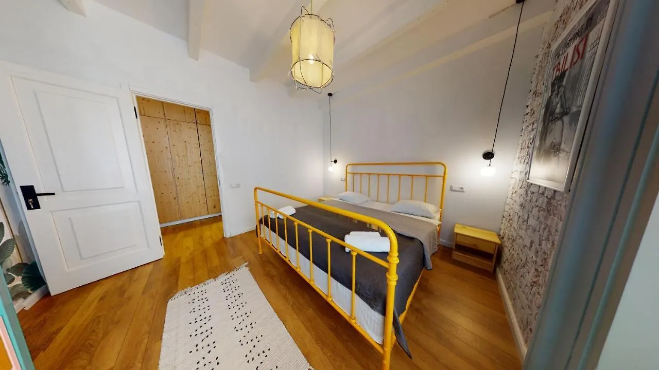 Proper Apartments Stunning & Elegant Apartments In The Heart Of טביליסי
