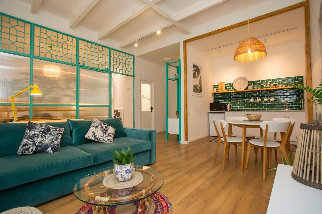 Proper Apartments Stunning & Elegant Apartments In The Heart Of טביליסי 0*,
