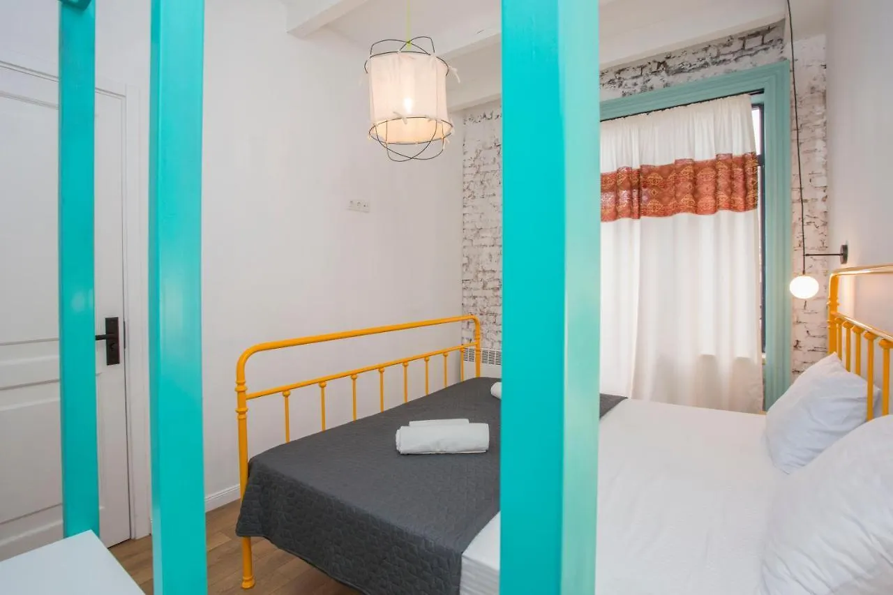 Proper Apartments Stunning & Elegant Apartments In The Heart Of טביליסי גאורגיה